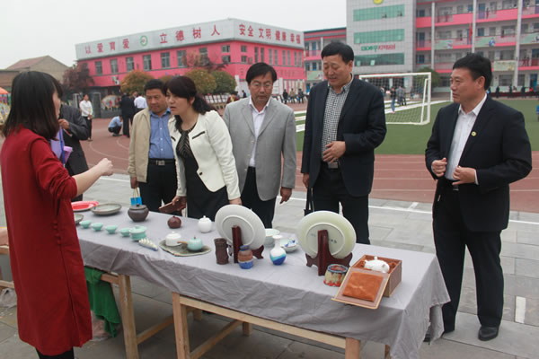 4月20-21日,全市小学教育教学工作会议在金乡县实验小学召开.