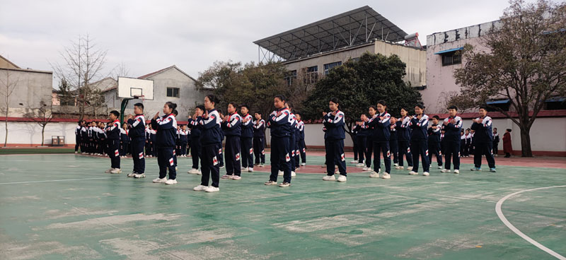 金乡县实验小学教育集团大成校区八段锦进校园强体魄促发展