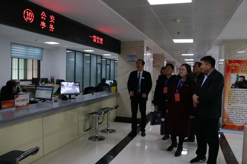 8.新兖镇行政服务中心.JPG
